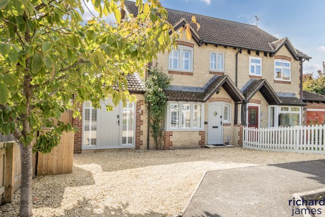 St Marys Close, Bradenstoke, SN15 4 bed semi