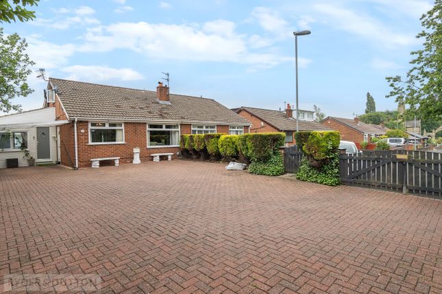 Tiber Avenue, Hollinwood, Oldham, OL8 3 bed semi