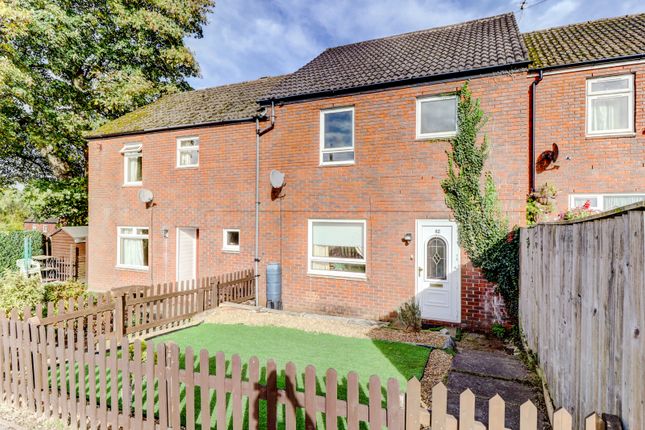 Simmons Way, High Wycombe HP14 3 bed terraced house for sale
