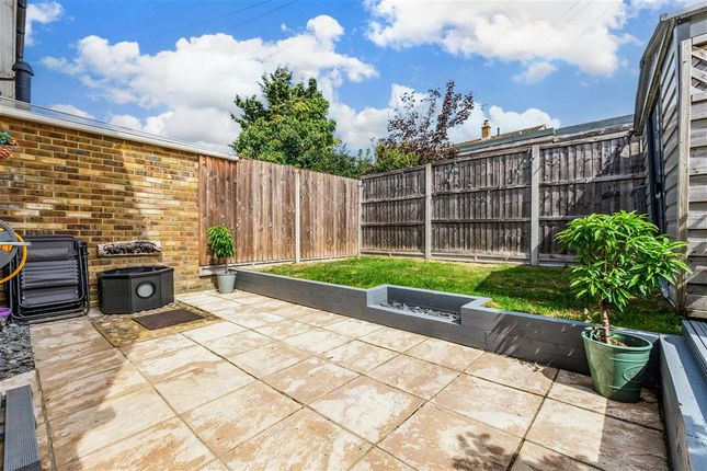 New Walk, Wrotham, Kent 2 bed end of terrace house for sale
