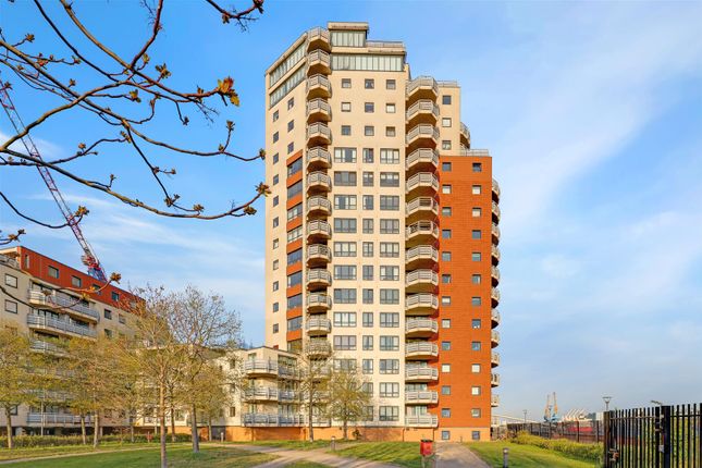 Tradewinds, Silvertown, E16 3 bed apartment for sale