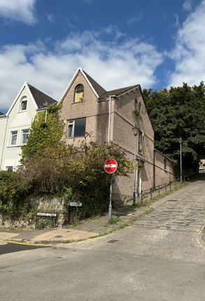 5 bedroom end of terrace house for sale