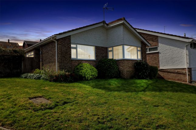 Drakes Way, Rayleigh, SS6 2 bed detached bungalow for sale