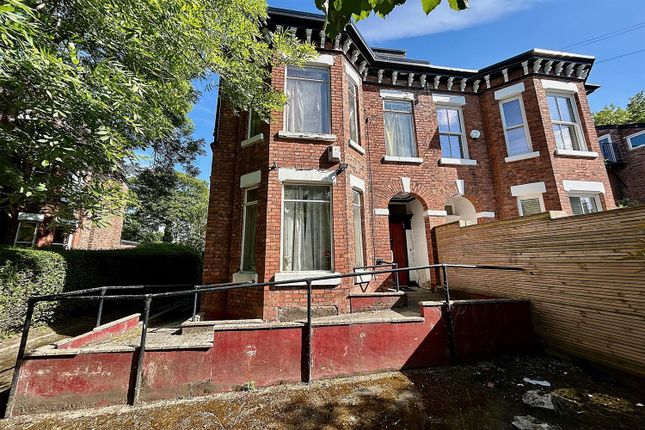 6 bedroom semi-detached house for sale