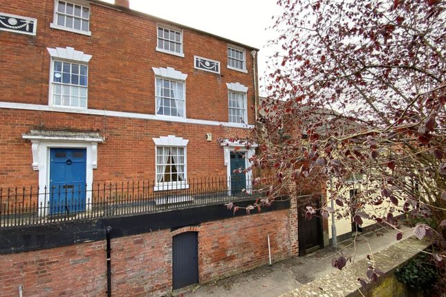 Lansdowne Terrace, Devizes... 3 bed semi