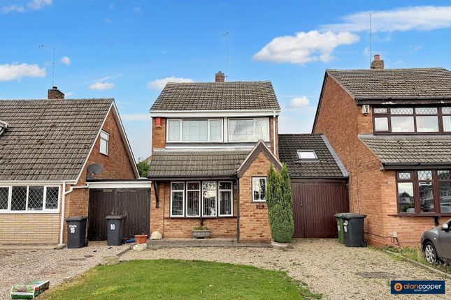 3 bedroom link detached house for sale