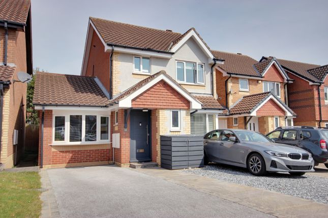 3 bed link detached house
