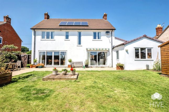 Dorchester DT2 4 bed detached house for sale