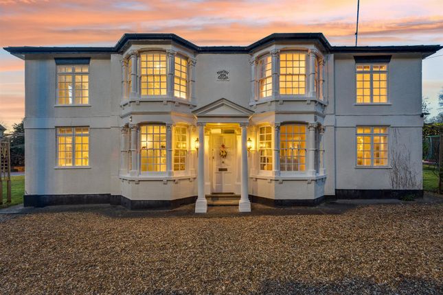 Heath Road, Leighton Buzzard... 5 bed detached house for sale