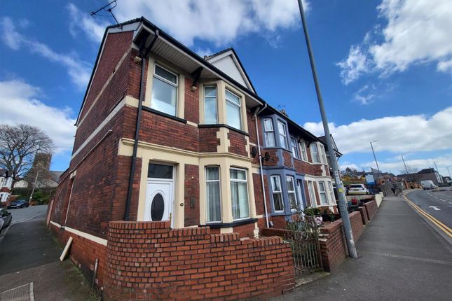4 bedroom end of terrace house for sale