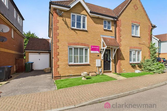 Chelsea Gardens, Harlow CM17 3 bed semi
