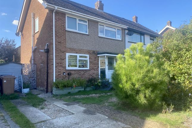 Hulton Close, Boreham, Chelmsford 3 bed semi