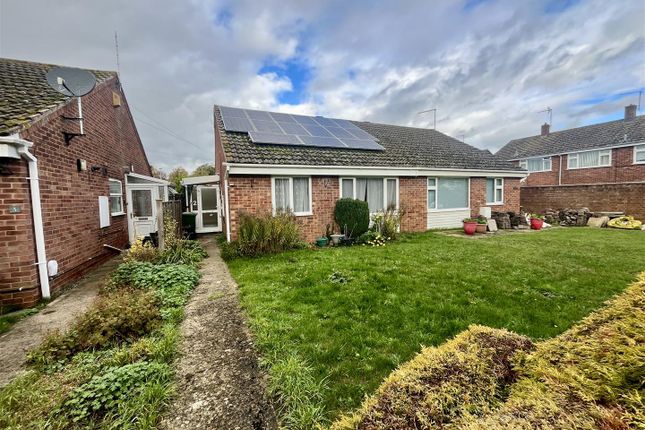 2 bedroom semi-detached bungalow for sale