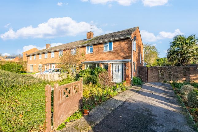 Sloansway, Welwyn Garden City... 3 bed end of terrace house for sale