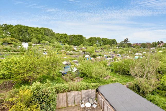 Ash Road, Leeds, West Yorkshire 3 bed semi