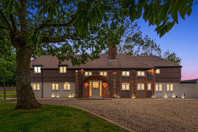 4 bed detached house