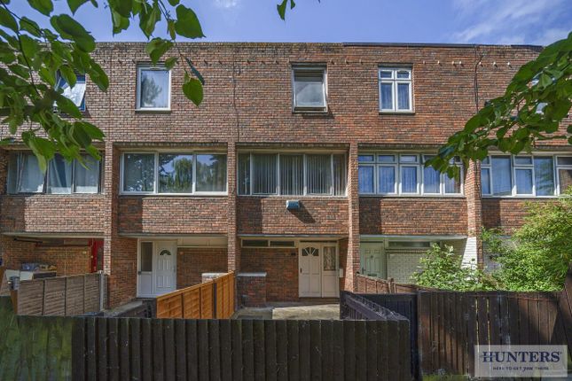 Malthus Path, Thamesmead 3 bed townhouse for sale