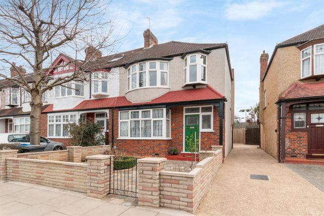 Crossway, Raynes Park SW20 3 bed end of terrace house for sale
