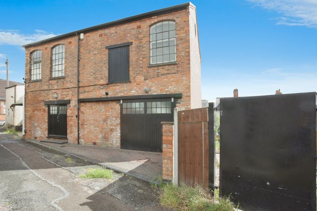 2 bedroom detached house for sale