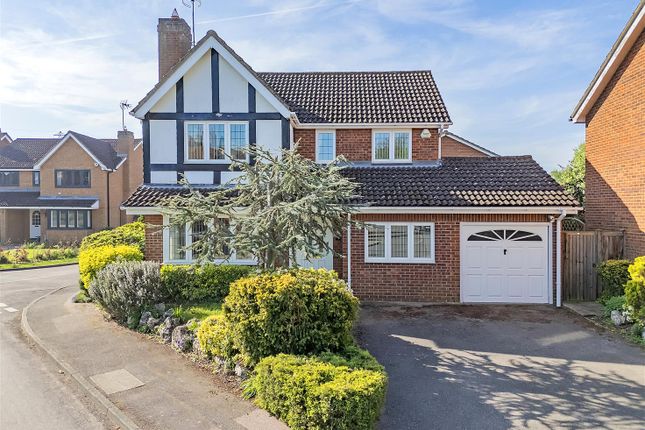 Lawrence Avenue, Stanstead Abbotts 4 bed detached house for sale