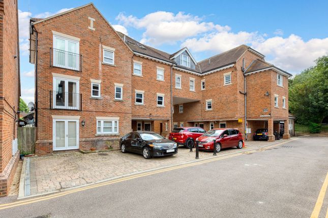 Bancroft, Hitchin SG5 2 bed apartment for sale