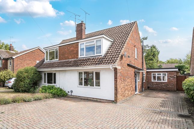 Firs Close,  Farnborough, GU14 3 bed semi