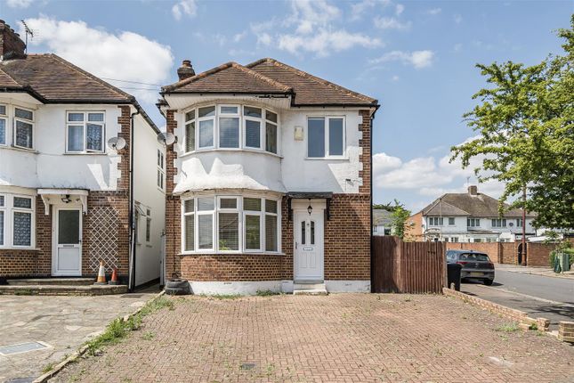 Brook Avenue, Edgware 3 bed detached house for sale