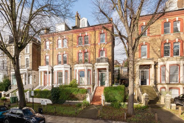 Belsize Avenue, Belsize Park 3 bed flat for sale