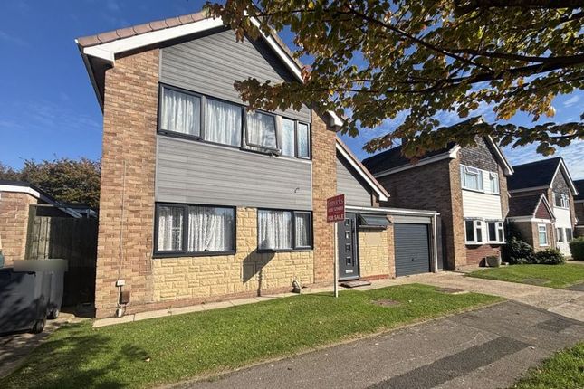 The Curve, Gosport PO13 3 bed detached house for sale