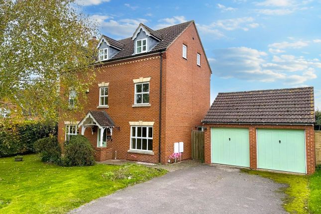 5 bedroom detached house for sale