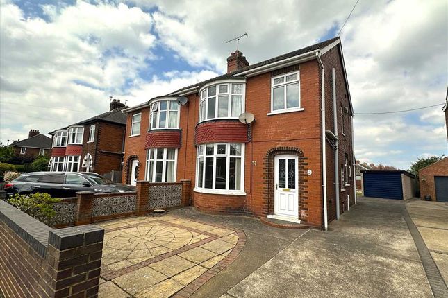 Peveril Avenue, Scunthorpe DN17 3 bed semi