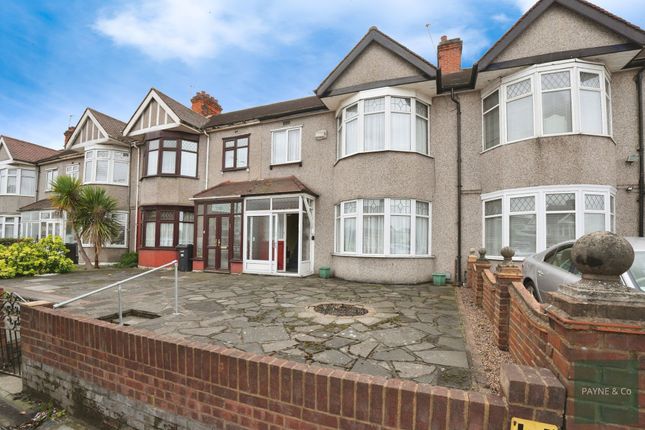 Eastern Avenue, Ilford, IG4 3 bed terraced house for sale
