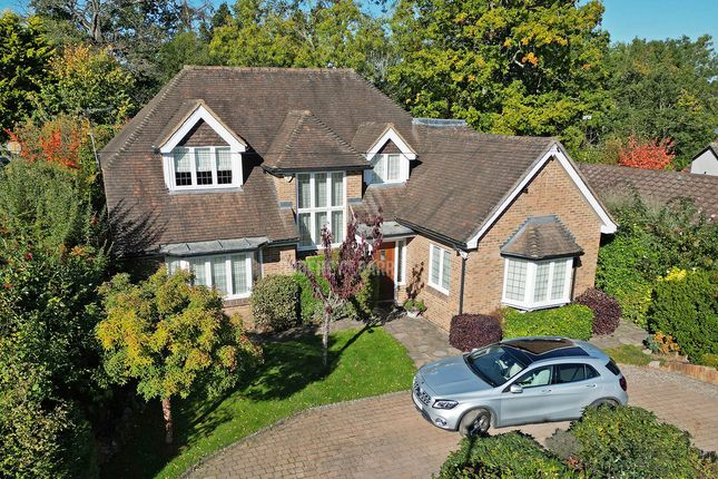 Mill Hill Village NW7 3 bed detached house for sale
