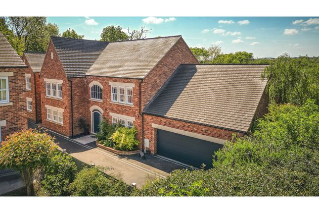 5 bedroom detached house for sale