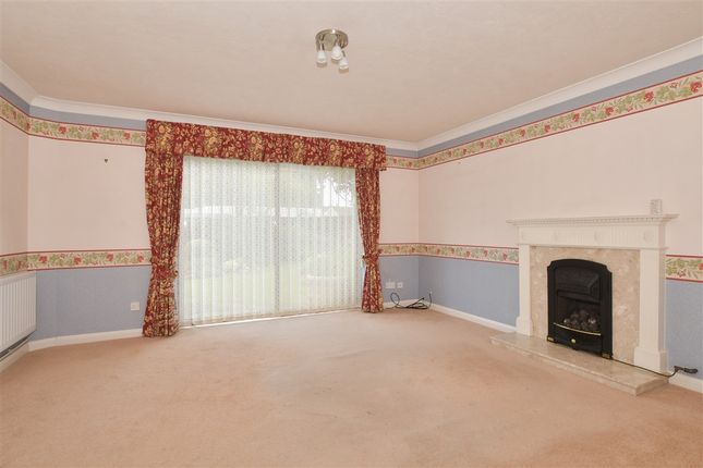 4 bed detached house
