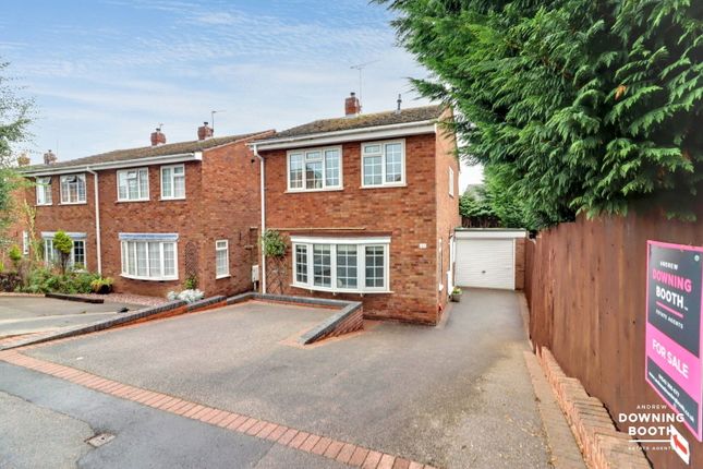 3 bedroom link detached house for sale