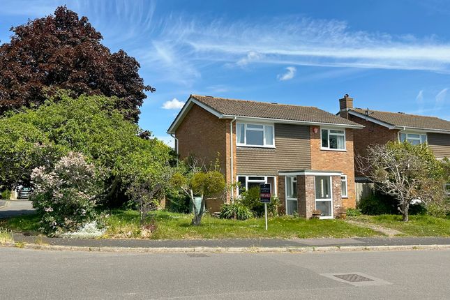 Golden Crescent, Everton, Lymington SO41 3 bed detached house for sale