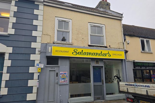 High Street, Gorleston, 3 bed flat for sale