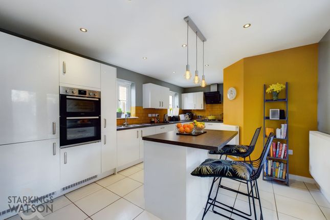 Gunns Close, Blofield, Norwich 4 bed detached house for sale