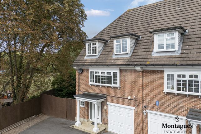 High Road, Loughton, IG10 4 bed townhouse for sale