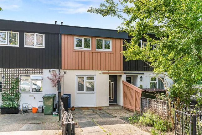 Steucers Lane, London 3 bed terraced house for sale