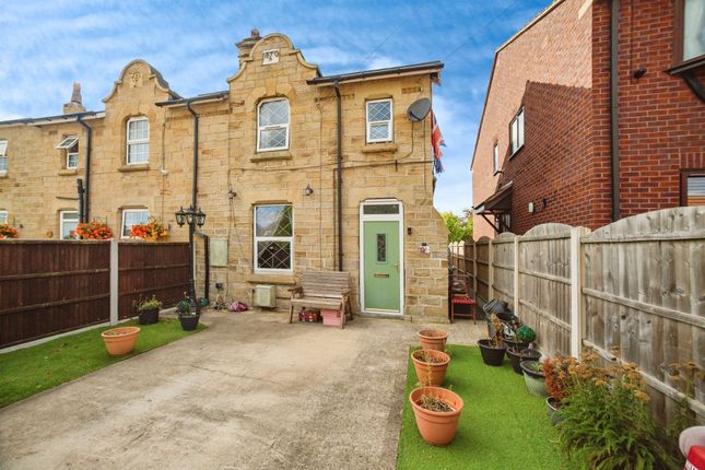 2 bedroom semi-detached house for sale