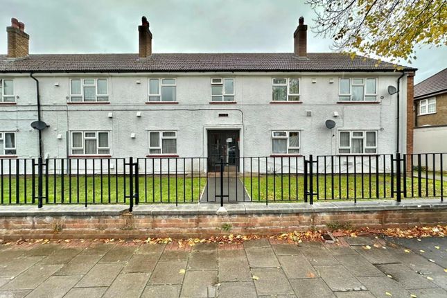 Staines Road, Hounslow 2 bed maisonette for sale