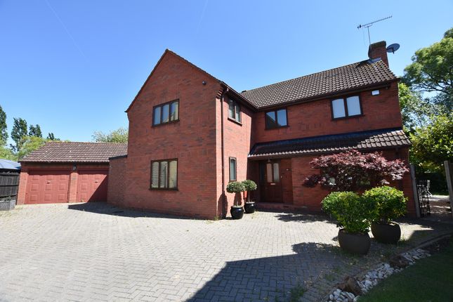 Tyle Green, Hornchurch, RM11 5 bed detached house for sale
