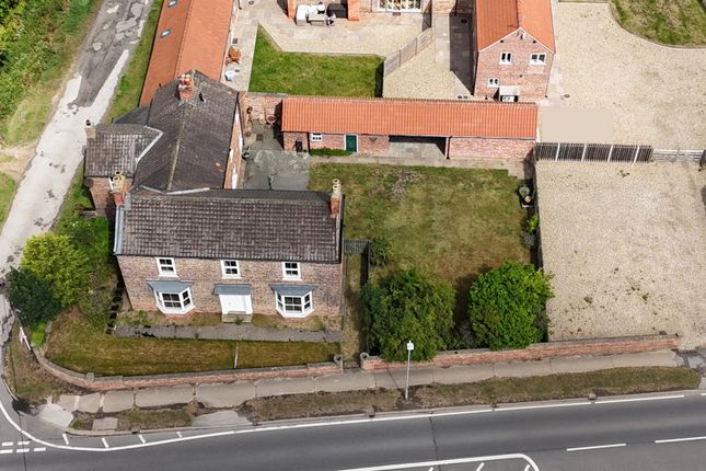 Main Road, Gilberdyke 5 bed farm house for sale