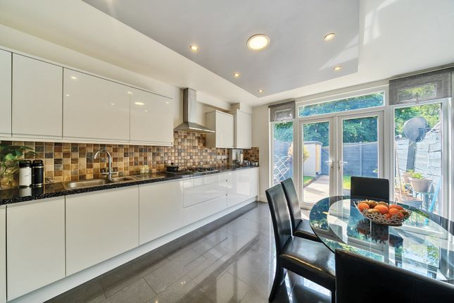 Rawnsley Avenue, Mitcham CR4 3 bed terraced house for sale