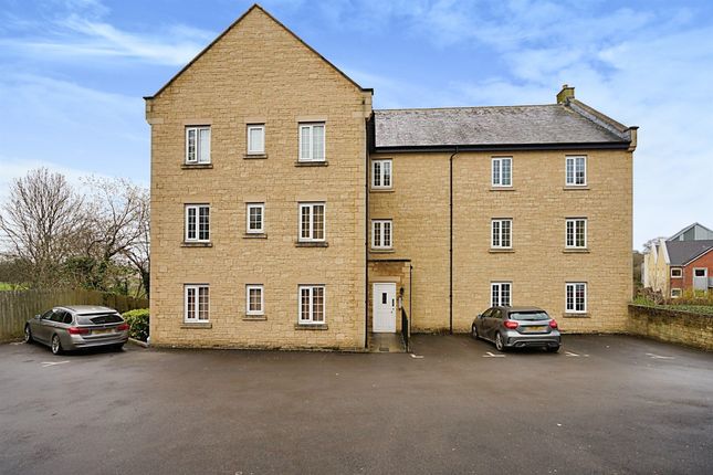 2 bedroom ground floor flat for sale