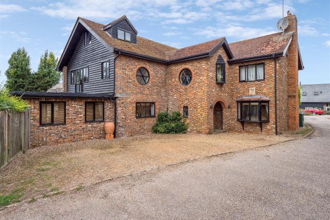 Slapton Lane, Northall, Buckinghamshire 5 bed detached house for sale