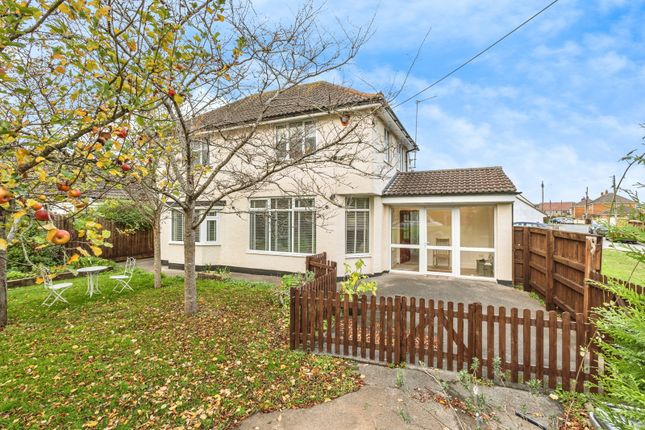 3 bed detached house