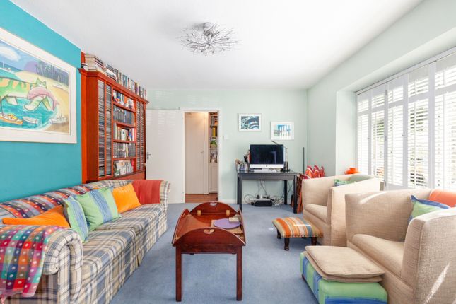 Delamere Road, London SW20 1 bed apartment for sale